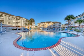 Pool - Golf course view condo with private balcony, W/D, pool & close to beach (Myrtle Beach)