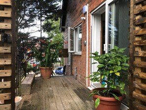Exterior detail - Retro and Quirky 3 Bedroom Apartment (Birmingham)