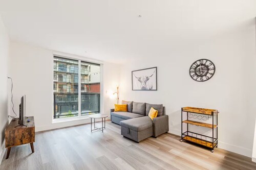 Cozy&Modern New 1 Bedroom Condo