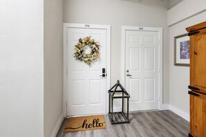 Interior - Conveniently located on historic downtown McKinney square (McKinney)