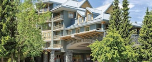 Exterior - Spacious 1-bedroom condo with fire place  in enchanting Whistler (Whistler)