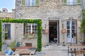Restauration extérieure
