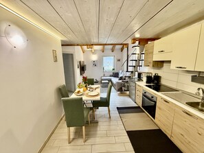 Fridge, microwave, oven, dishwasher - Milla Balcony Penthouse Lime trees (Riva del Garda)