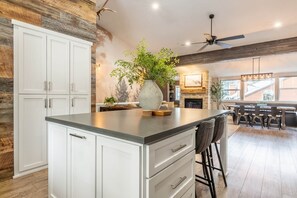 Interior - Village Living at Helios (Mammoth Lakes)