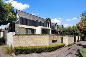 Exterior - Eden Haus Poolside Serenity near CBD and Bushland (Fullarton)