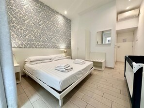 Fer et planche à repasser, Wi-Fi, draps fournis