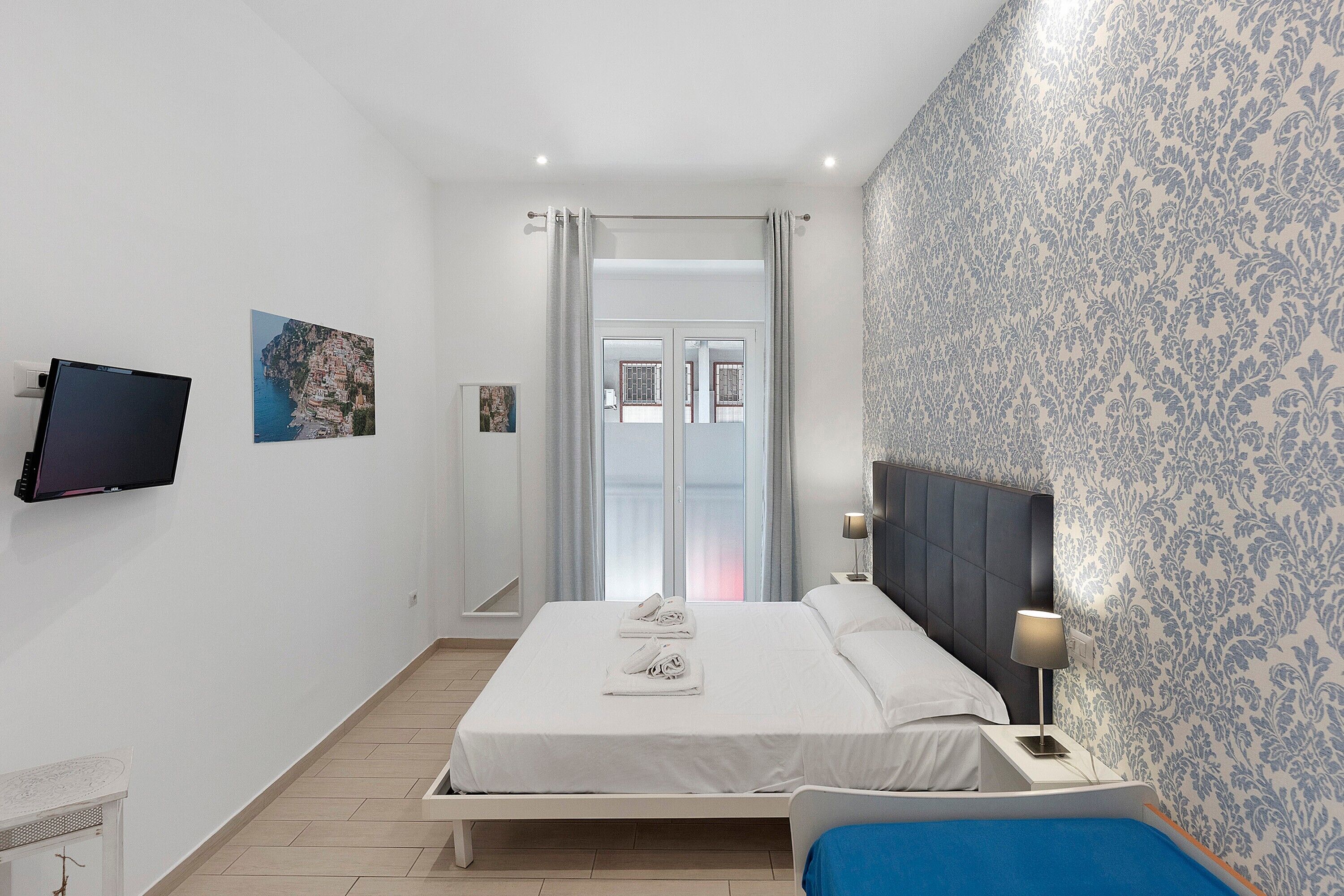 Ferros/tábuas de passar roupa, Wi-Fi, roupa de cama