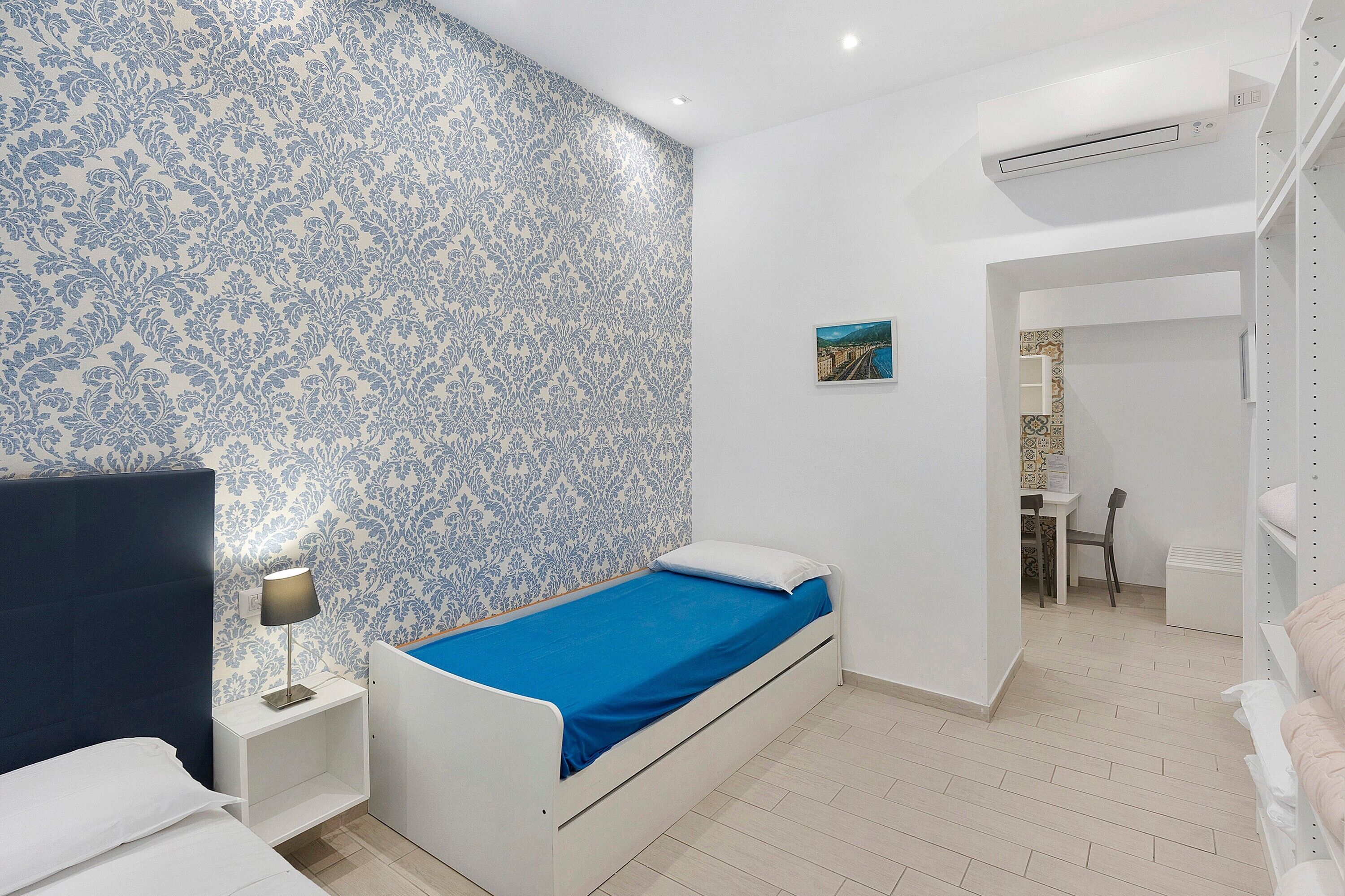 Ferros/tábuas de passar roupa, Wi-Fi, roupa de cama