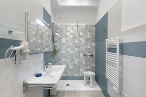 Shower, hair dryer, towels - Stabia Exclusive Stay – Luciano Suite (Castellammare di Stabia)