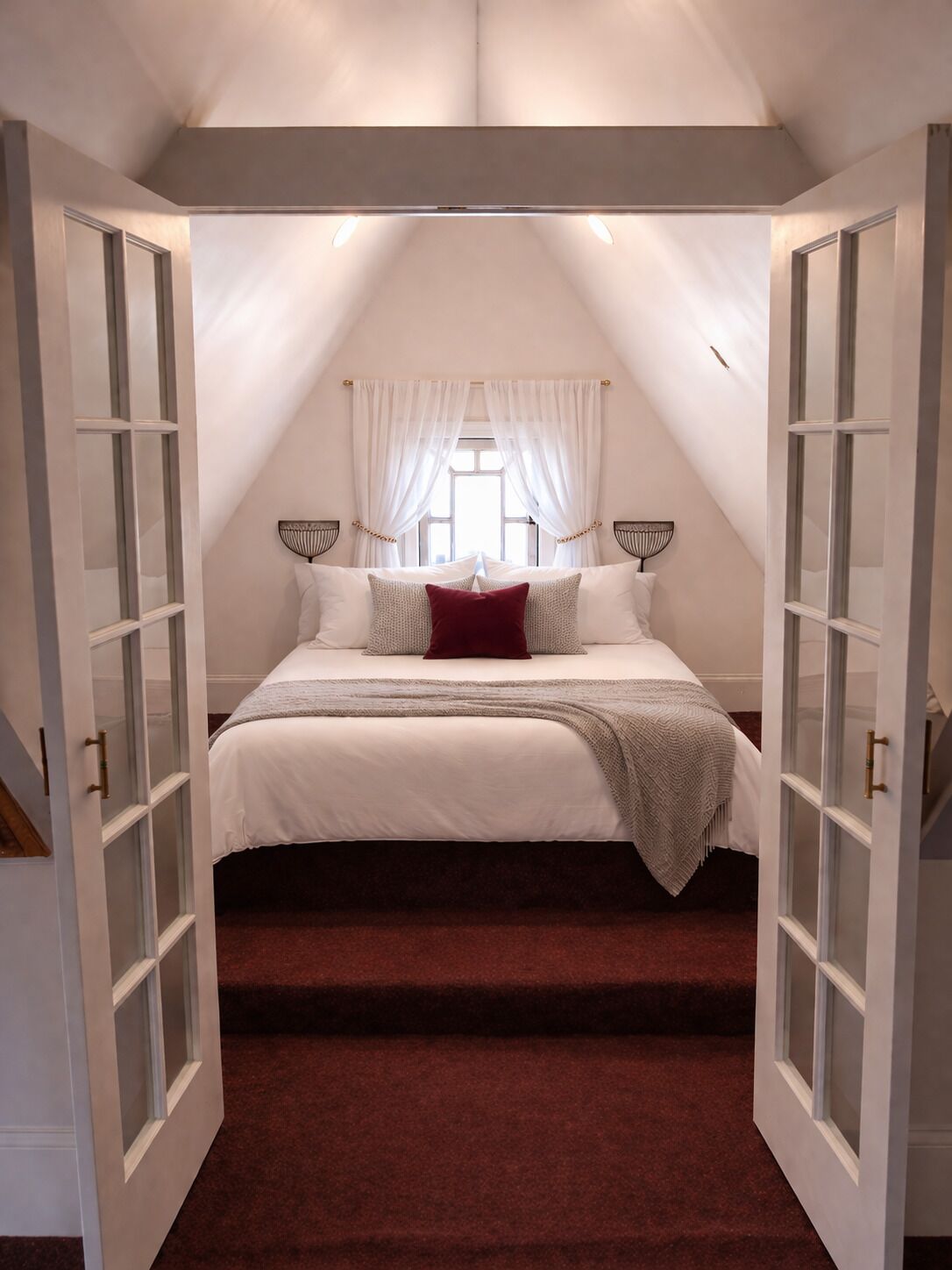 Bügeleisen/Bügelbrett, Internetzugang, Bettwäsche