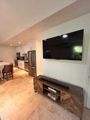 Microwave, oven, stovetop, dishwasher - Stylish Island Getaway Short Walk to Leeward Beach (Leeward Settlement)