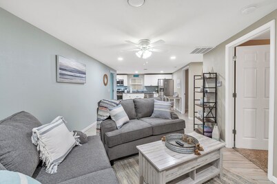 Best location in Uptown Maumee! King Bed-W/D-3TVs!