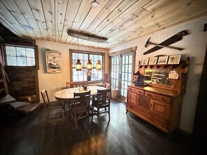 Dining - Secluded Creekside Cabin in Bailey With Private Hot Tub and Steam Room. (Bailey)