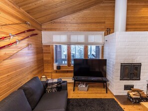 TV - Kelokaltiokylä mökki 58 by Interhome (Kuusamo)