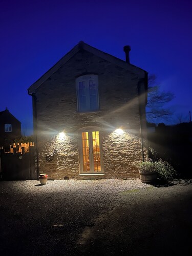 Cozy Barn 300 year old conversion, near Forest of Dean and Ross on Wye on farm.