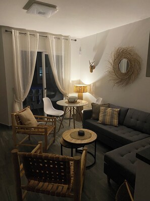TV, books - Casa Cosy – Terrasse vue océan à El Cotillo (El Cotillo)