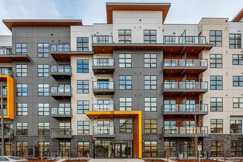 Trendy Marda Loop, 80 Min Banff, Walk to MRU, Pubs