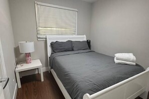 Iron/ironing board, WiFi, bed sheets