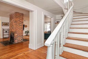 Interior - Historic Home in Downtown Knoxville (Knoxville)