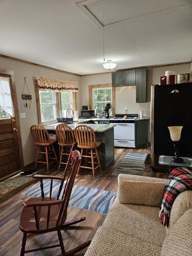 Pinecone 2-bedroom cabin, Raquette Lake