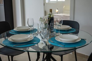 Dining - Rosie - Two Bedroom Apartment (Pietà)