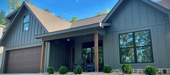 Lake Martin Views at Chuck's Marina & Pizza