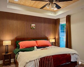 Room - Lake Martin Views at Chuck's Marina & Pizza (Dadeville)