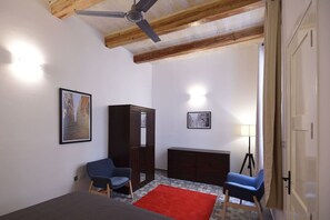 Iron/ironing board, WiFi - The Lascaris Suite at Grand Harbour View Flats, (Il-Furjana)