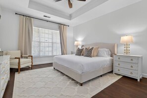 3 chambres, fer et planche à repasser, Wi-Fi, draps fournis