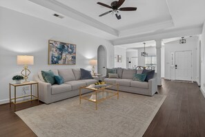 Living area - Main Level Luxury Living in Vestavia Hills! (Vestavia Hills)