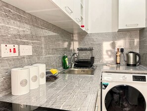 Fridge, microwave, oven, stovetop - Maria Apartment - Steps away from Valletta (Il-Furjana)