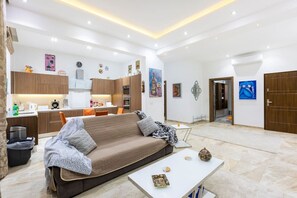 TV - Valletta - Deluxe 3 Bedroom Apartment (Il-Belt Valletta)