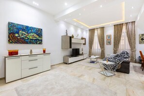 TV - Valletta - Deluxe 3 Bedroom Apartment (Il-Belt Valletta)