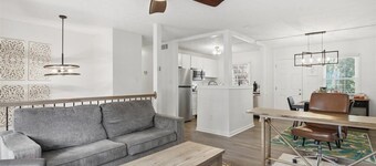 Pet-Friendly Stylish  Home Near Arabia Mountain