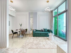 Living area - Upgrade Unit with Sea View (Madinat Zayed)