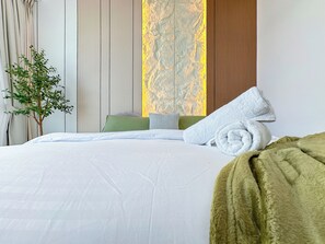 Iron/ironing board, free WiFi - Upgrade Unit with Sea View (Madinat Zayed)