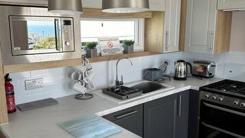 Cookware/dishes/utensils