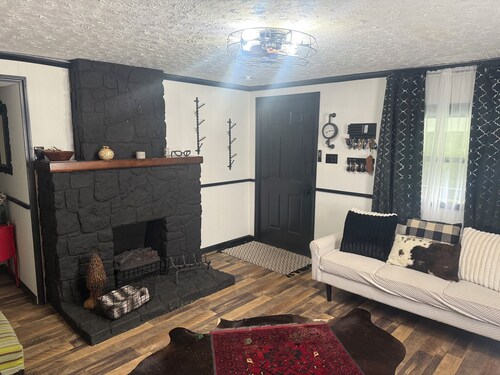 Cozy Mountain Hideaway