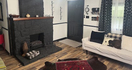 Cozy Mountain Hideaway