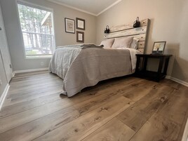 House, Pets allowed, Lake View