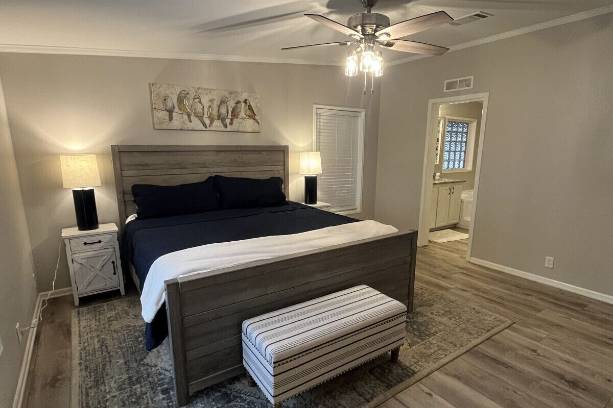 House, Pets allowed, Lake View