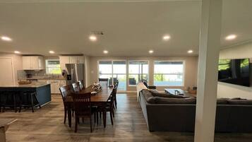 Family House, Pets allowed, Lake View | Interior