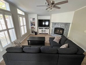 House, Pets allowed, Lake View | Living area - Mid Lake Campground (Hemphill)