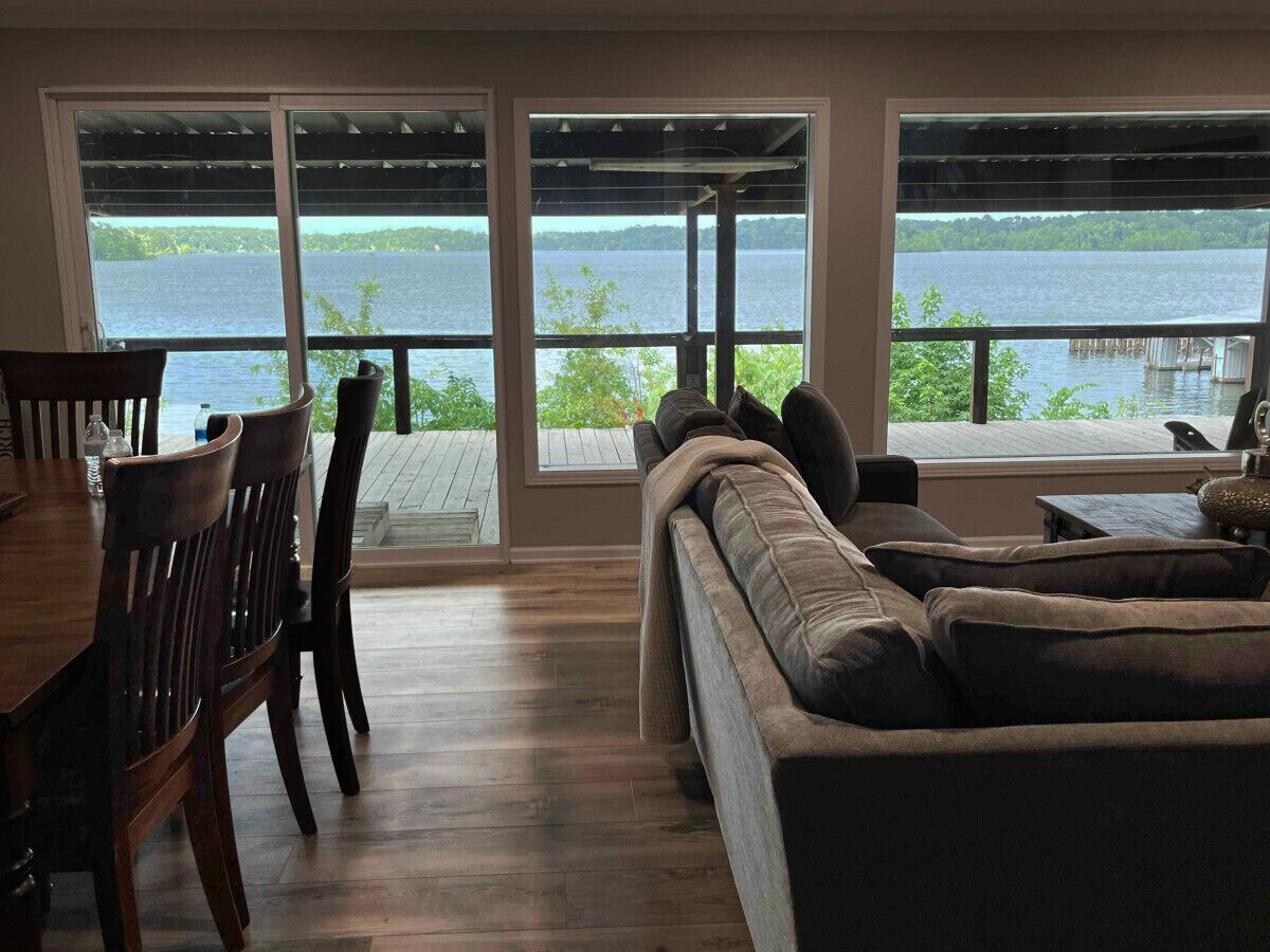 Maison Familiale, animaux de compagnie acceptés, vue lac | Coin séjour