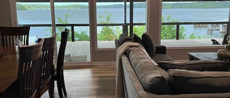 Family House, Pets Allowed, Lake View | Living area