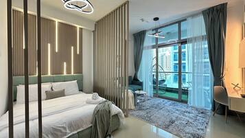 Deluxe Studio Suite, Canal View | Iron/ironing board, WiFi (free)