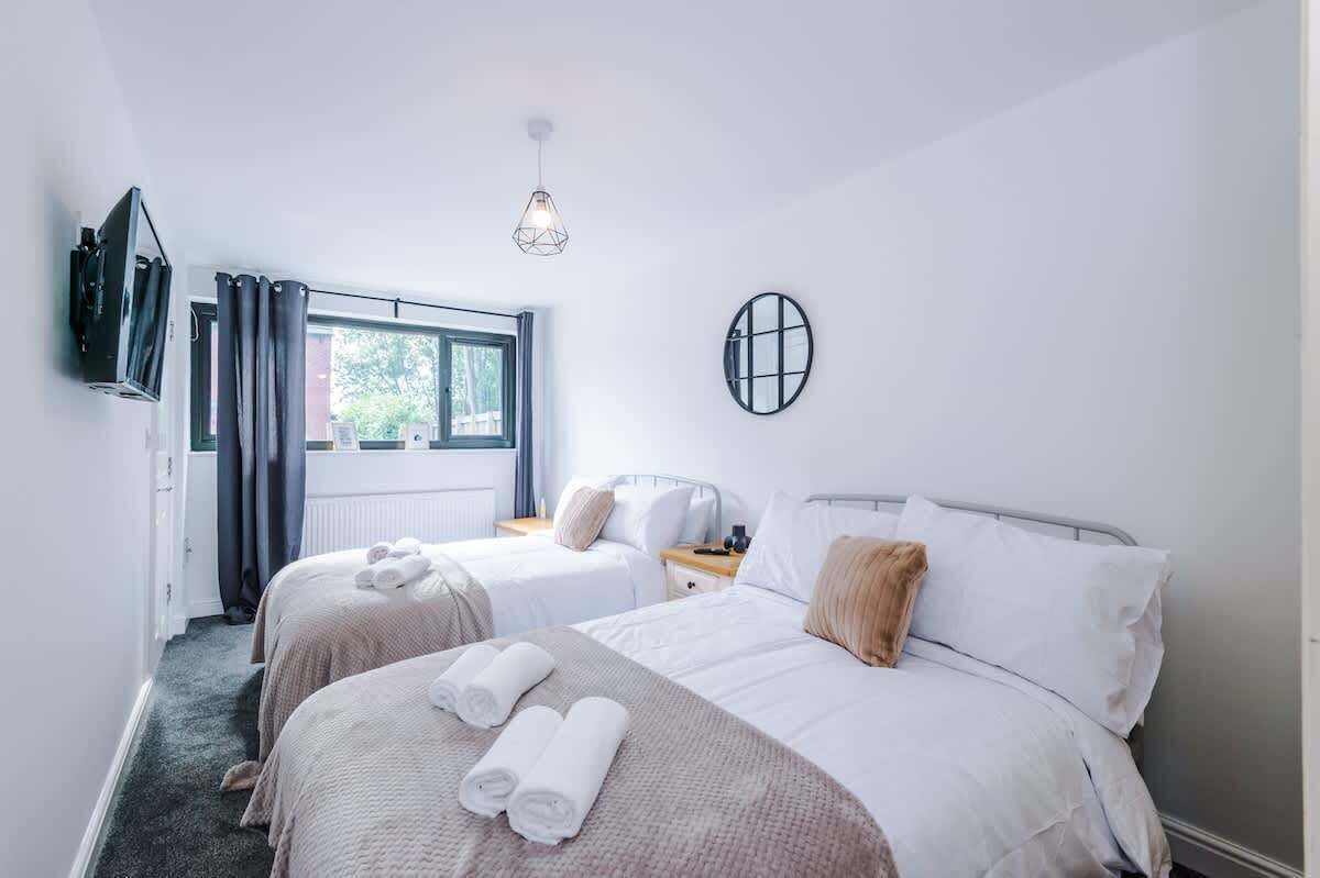 3 slaapkamers, een strijkplank/strijkijzer, gratis wifi, beddengoed