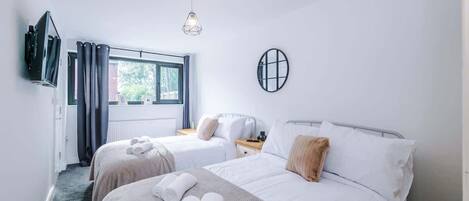 3 chambres, fer et planche à repasser, Wi-Fi gratuit, draps fournis
