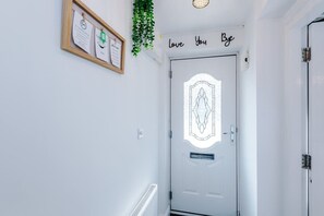Interior - Bright 3BR Warrington Home Near Golf & Sailing (Warrington)