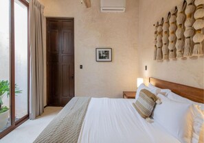 Family House, 2 Bedrooms, Private Pool | Hypo-allergenic bedding, in-room safe, iron/ironing board, free WiFi - Casa Bolero Santa Lucia, with Parking by Cercana (Mérida)